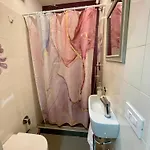Privatehouseinrome شقة *