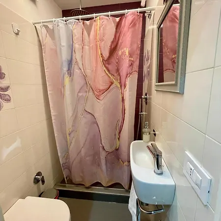 Privatehouseinrome Apartment *